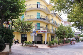 Гостиница Hotel Buda  Беллариа-Иджеа Марина